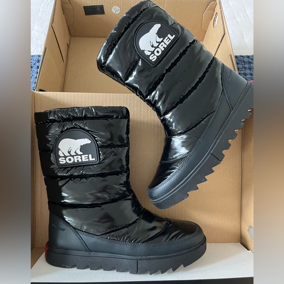 Sorel ‘Joan of Arctic”’ Mid Puffy Boots - Picture 1 of 9